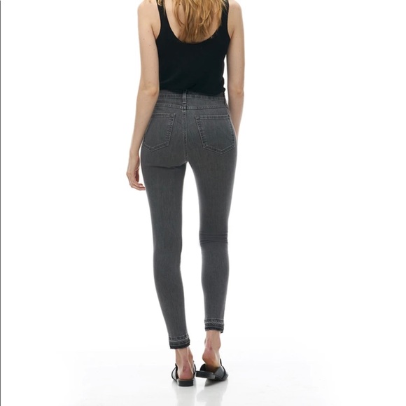 Rachel Skinny Jeans - Midrise with torn hem - Picture 2 of 5